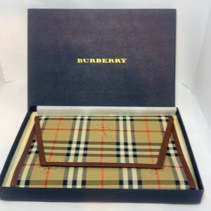 Burberry Tan Leather Card Holder/bifold/ clutch/ brand new/passport holder